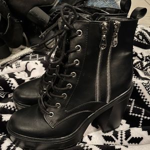 Women’s boots